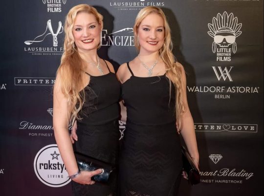 Models: Jessica und Jenna Wassermann